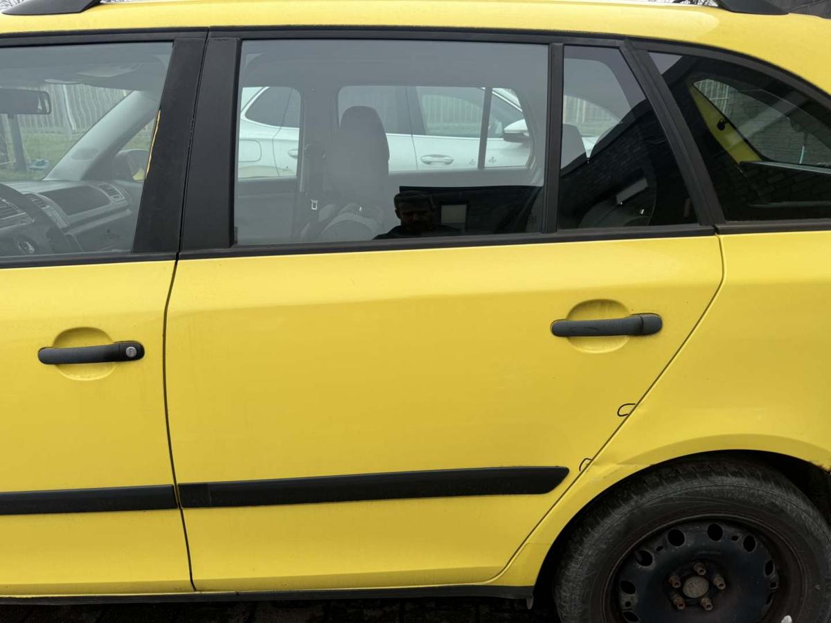 Skoda Fabia 2 original T&uuml;r hinten links LF1F Gelb Kombi Rohbau Bj.2009